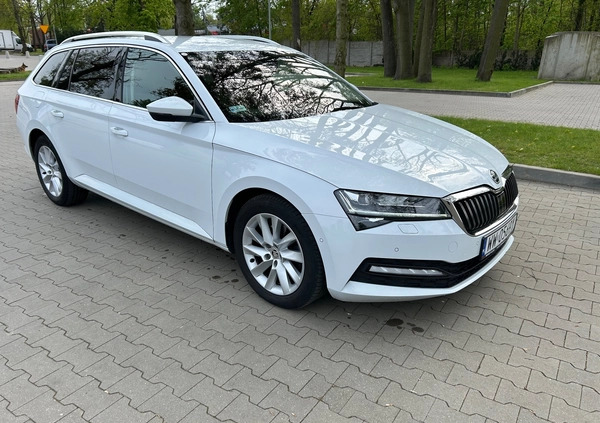 Skoda Superb cena 96600 przebieg: 105450, rok produkcji 2019 z Pabianice małe 254